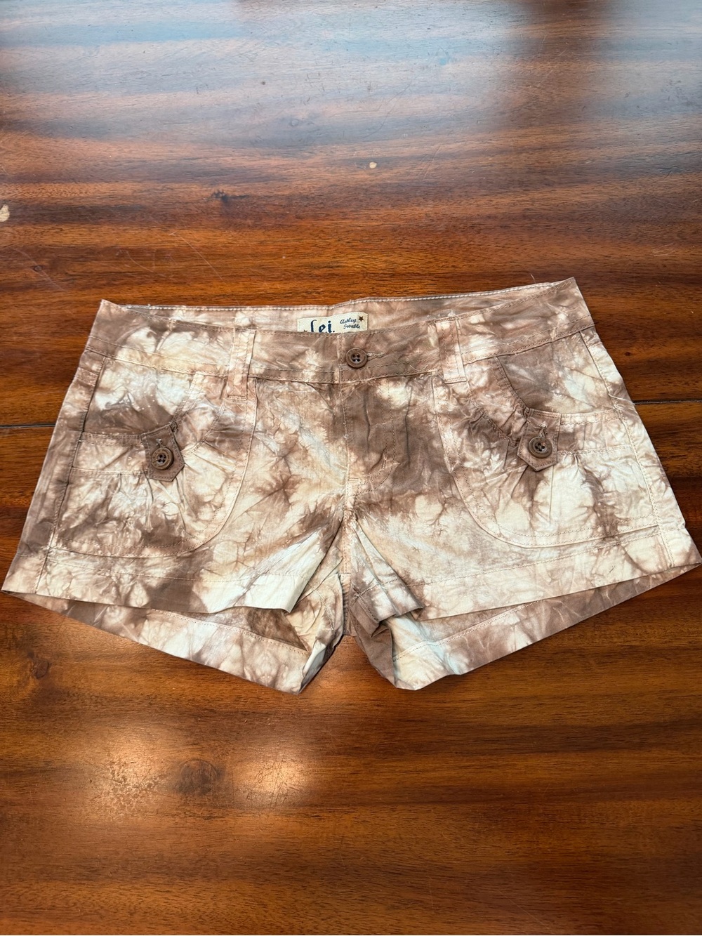 L.E.I. Tie-Dye Cotton Bermuda Shorts in Neutral Brown by L by Livi